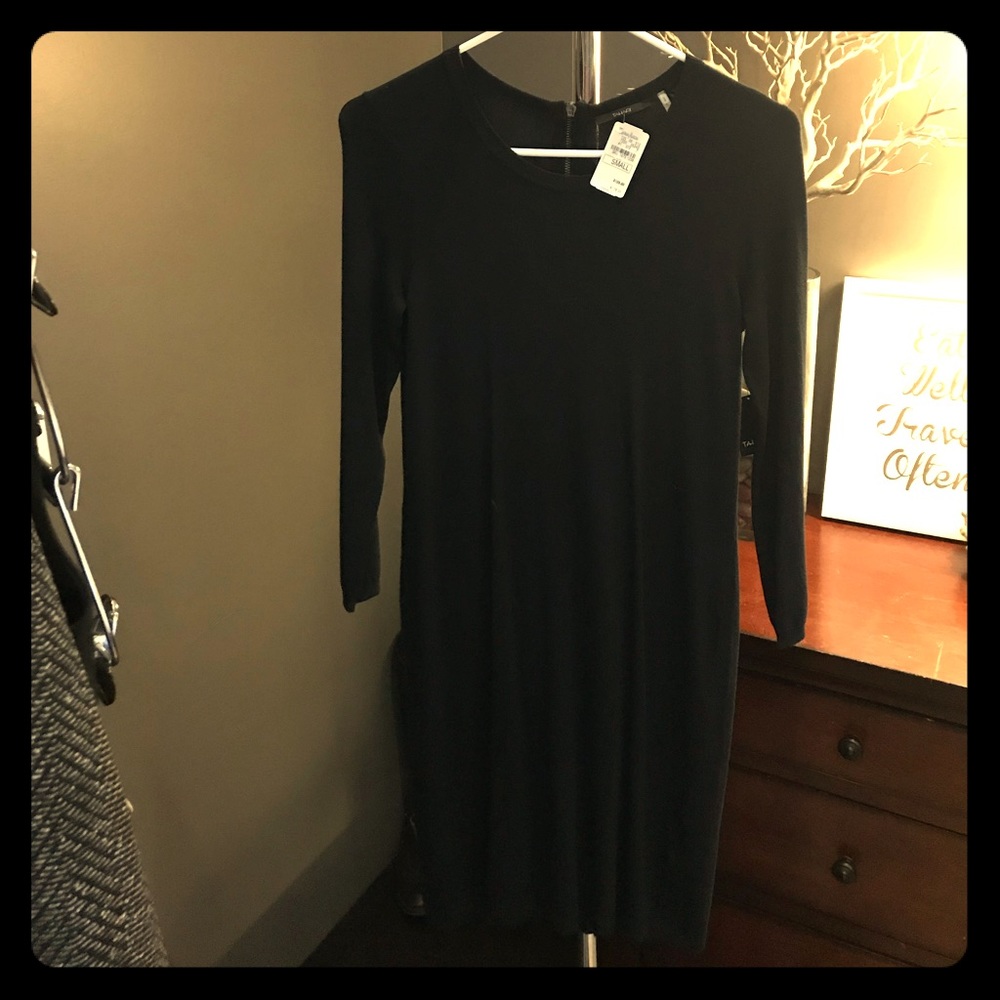 Tahari NWT Navy sweater dress, small, zip back.